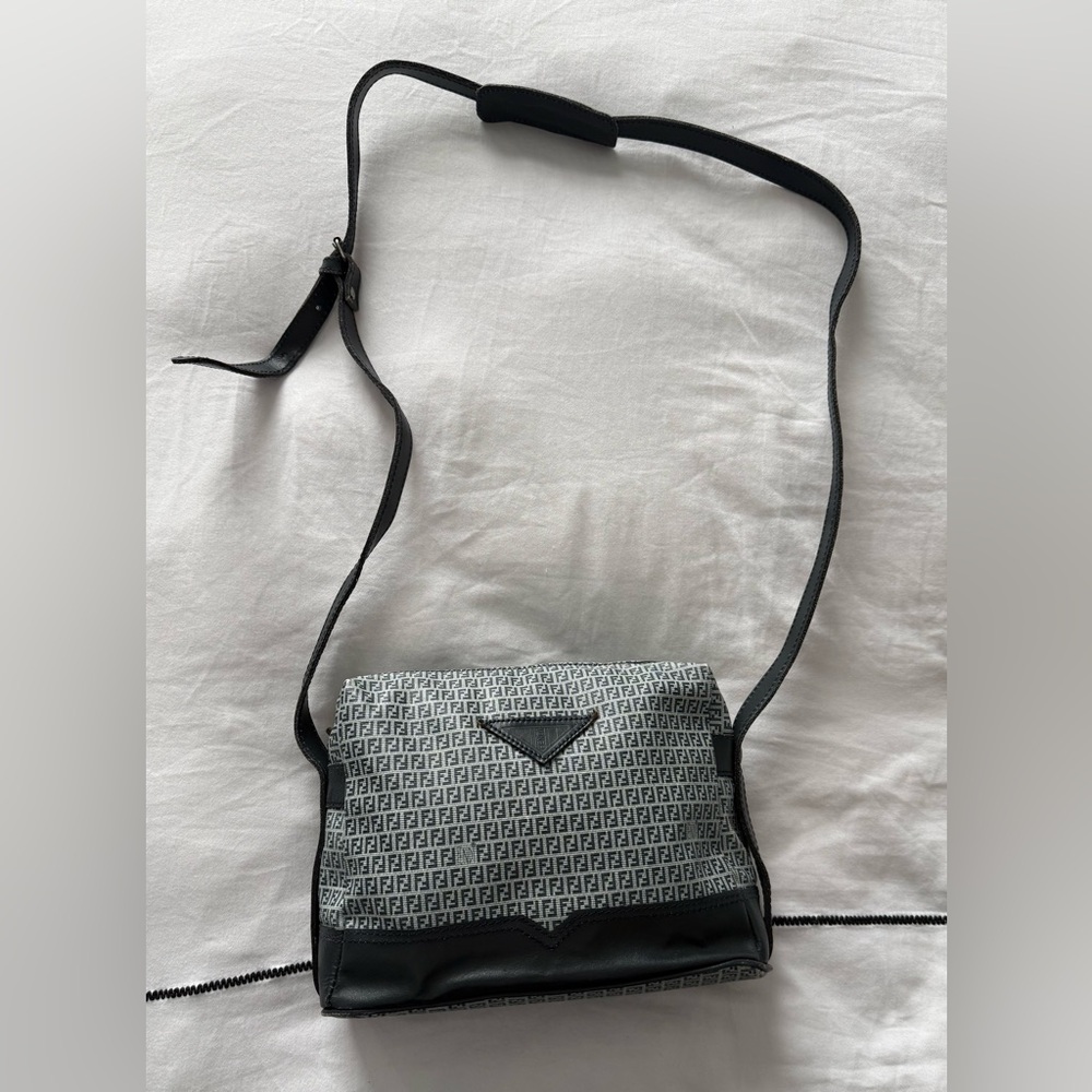 Vintage Fendi Zucca Canvas Shoulder Bag – Blue/Gray Monogram – Made in Italy - Picture 2 of 16